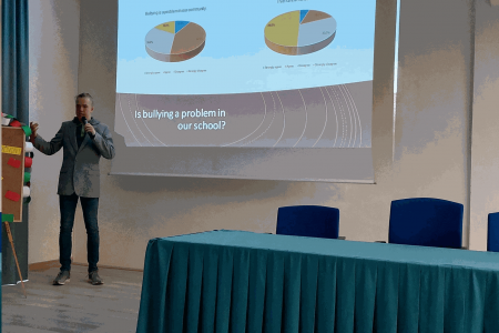 Erasmus 4.gif